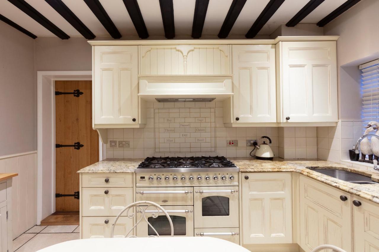 Luxury Eton House, 5 Minute Walk To Windsor Castle Villa Eksteriør bilde