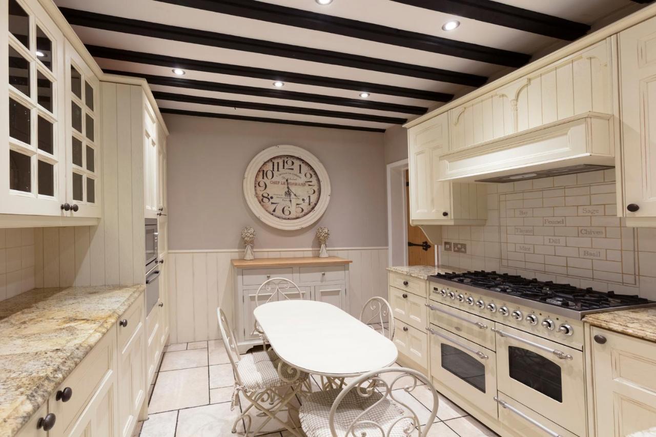 Luxury Eton House, 5 Minute Walk To Windsor Castle Villa Eksteriør bilde